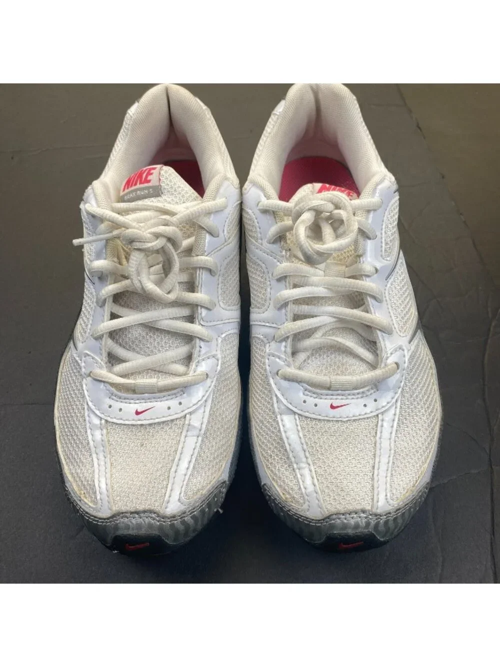 Nike Reax Run 5  White Metallic Silver Size 8.5  womens